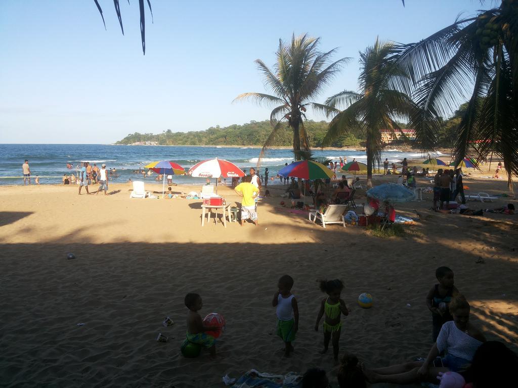 Hotel La Uvita ปูแอร์โตลีมอน ภายนอก รูปภาพ