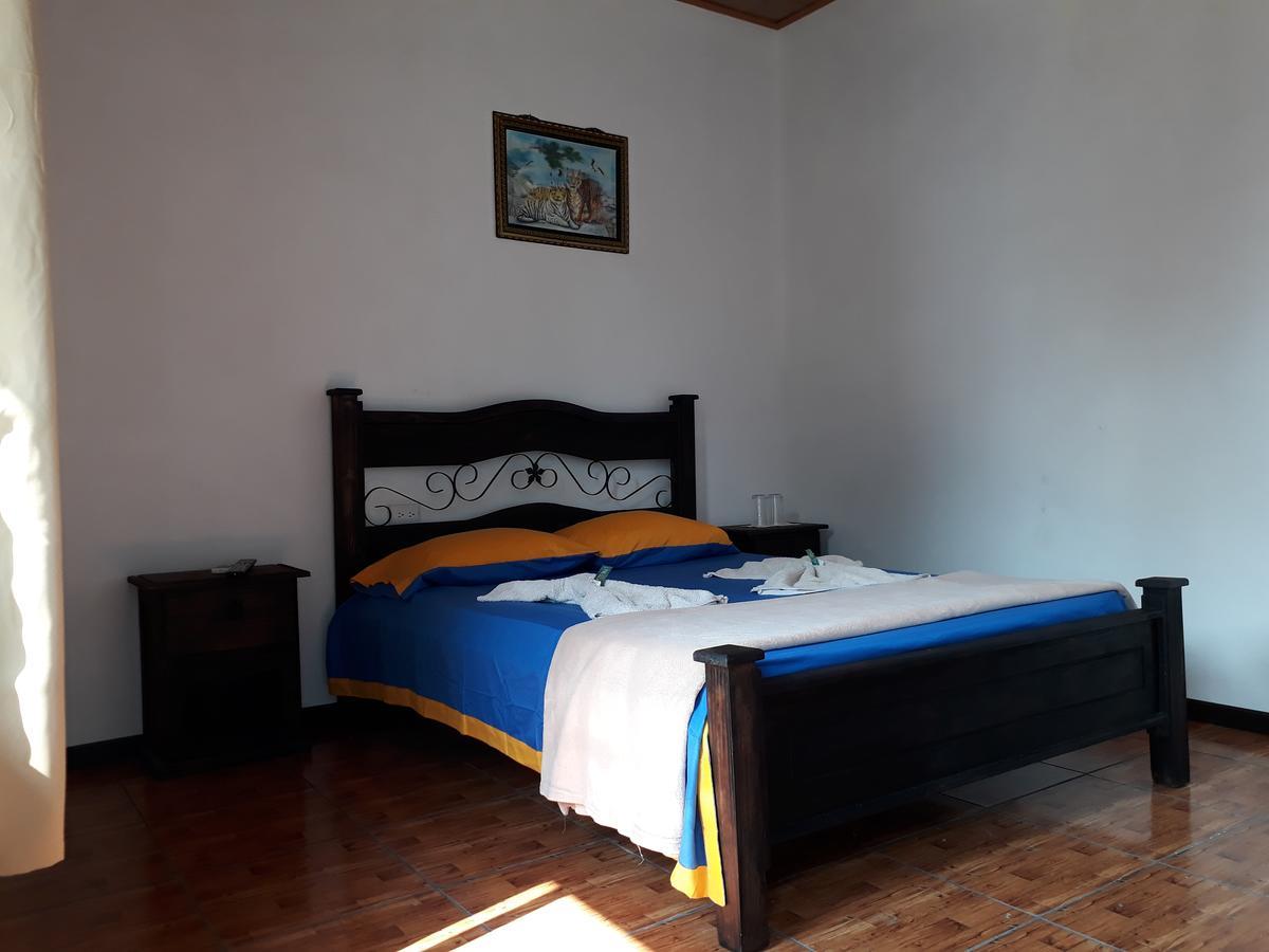 Hotel La Uvita ปูแอร์โตลีมอน ภายนอก รูปภาพ