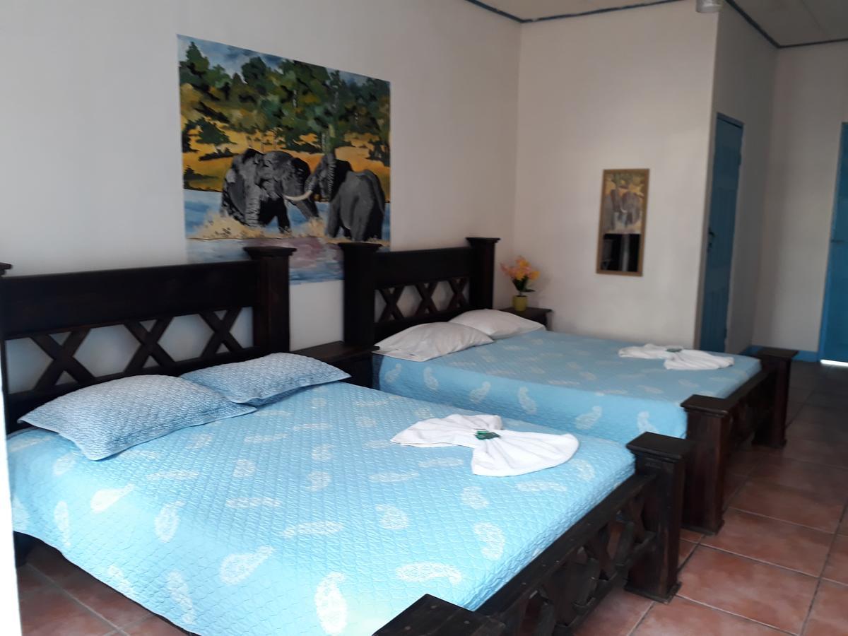 Hotel La Uvita ปูแอร์โตลีมอน ภายนอก รูปภาพ